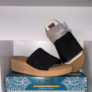 Skechers Women's Black Woven Platform Slides